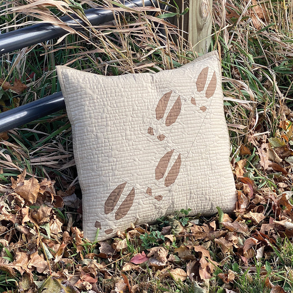 Hobbs Designs, Trophy Buck Tracks Pillow Pattern image # 73895